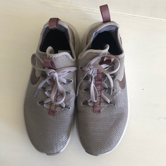 Nike Free - Picture 2 of 3